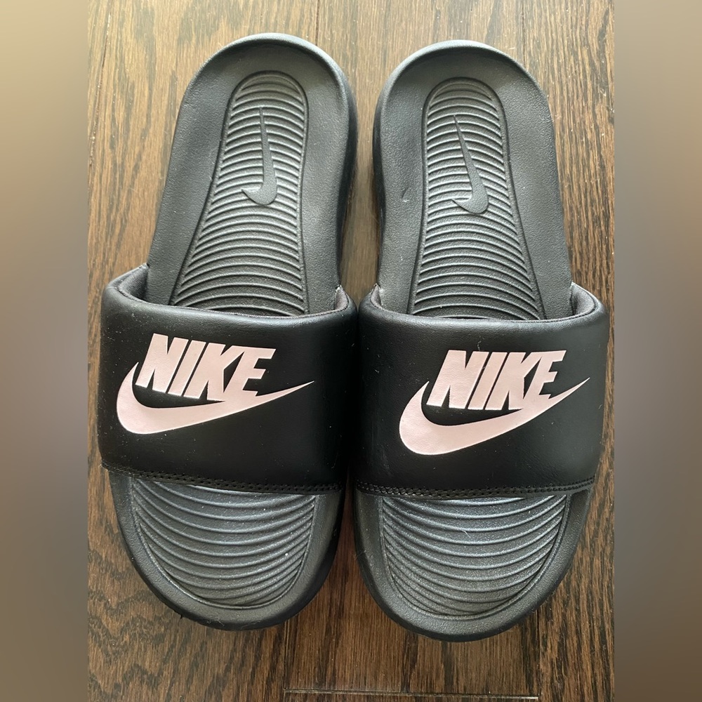 Nike Victori One Slides Sandals